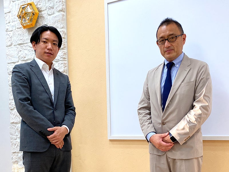 写真右より成約者の五十嵐さんと講師の濱田さん