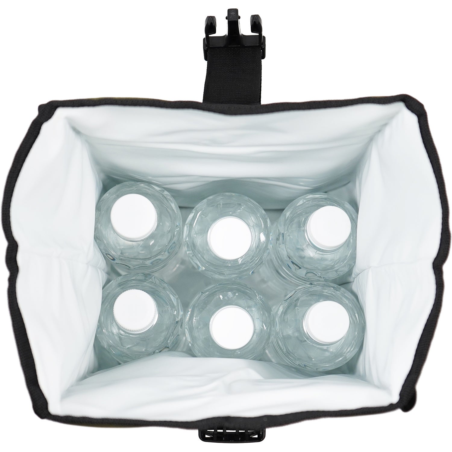 500mlのペットボトルが縦に6本入ります