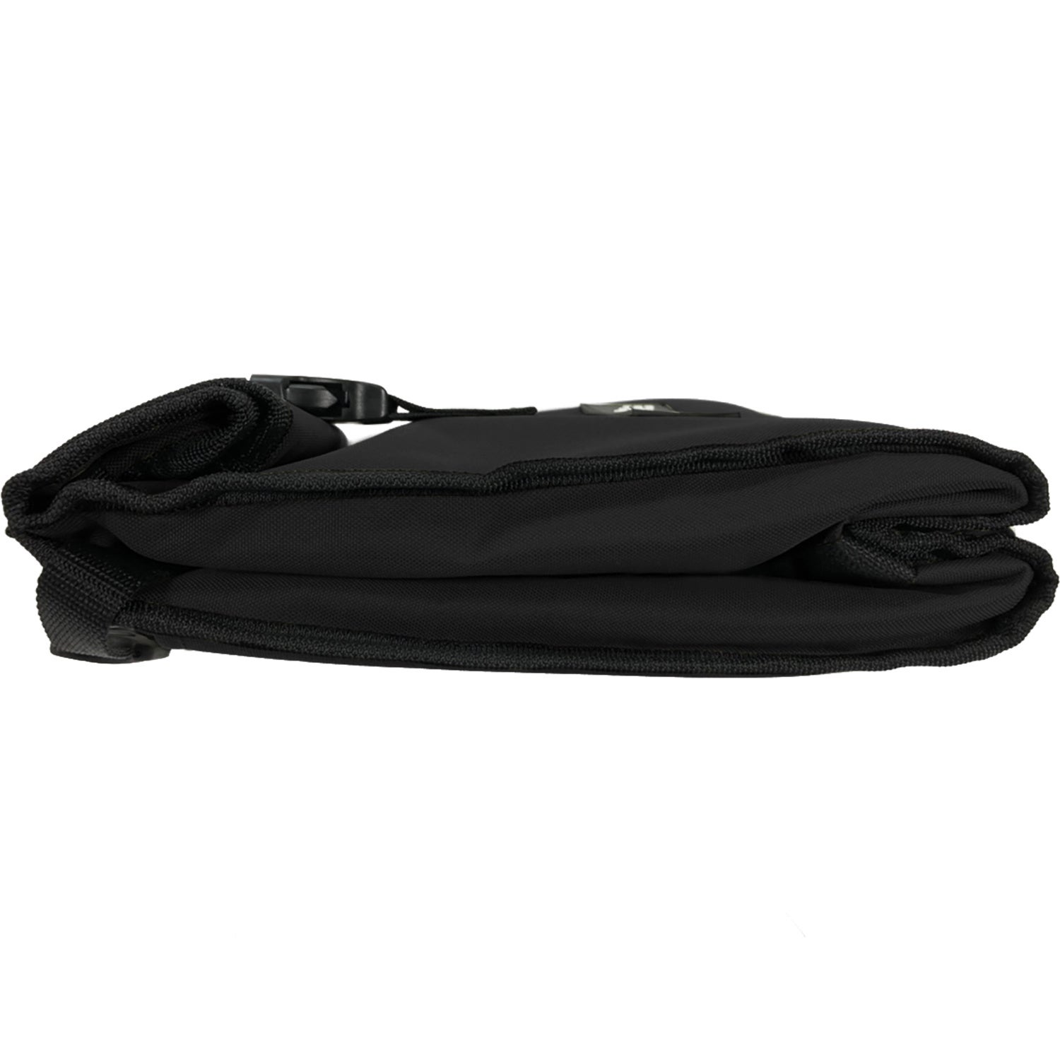 使用しないときは小さく折りたため、さらにコンパクトに