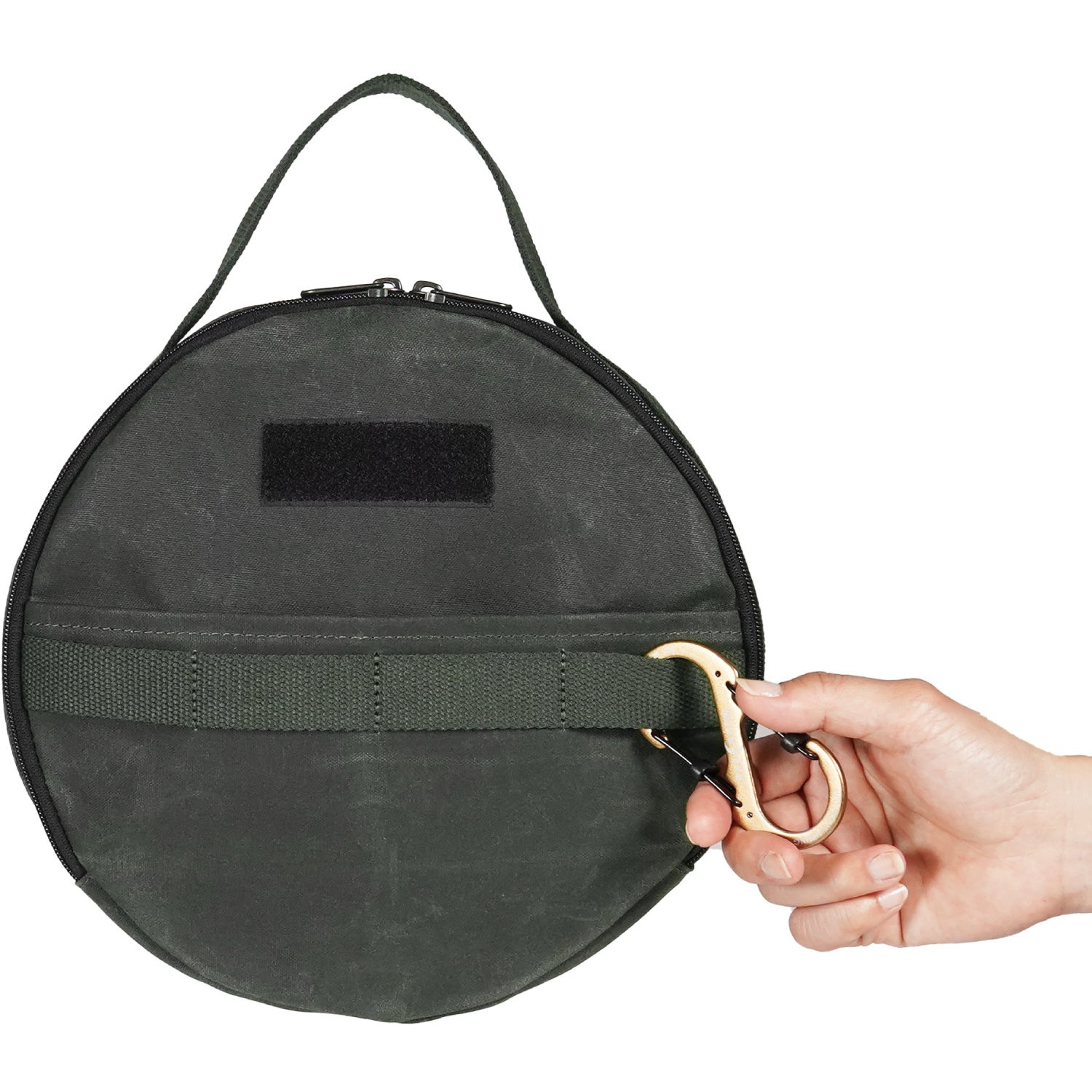 カトラリーを入れられるポケットとハンギングループ