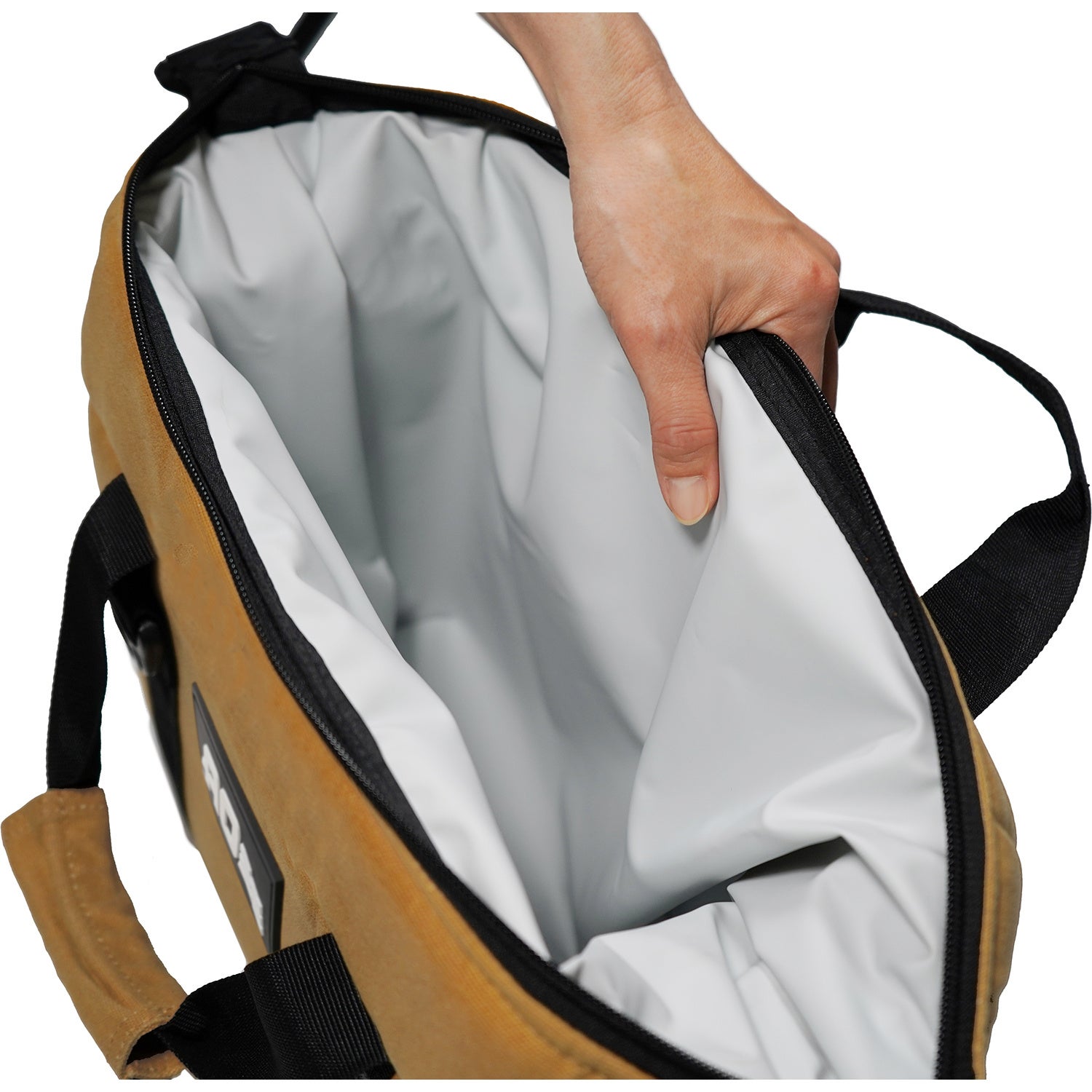 内部の断熱材は厚み1.9cm