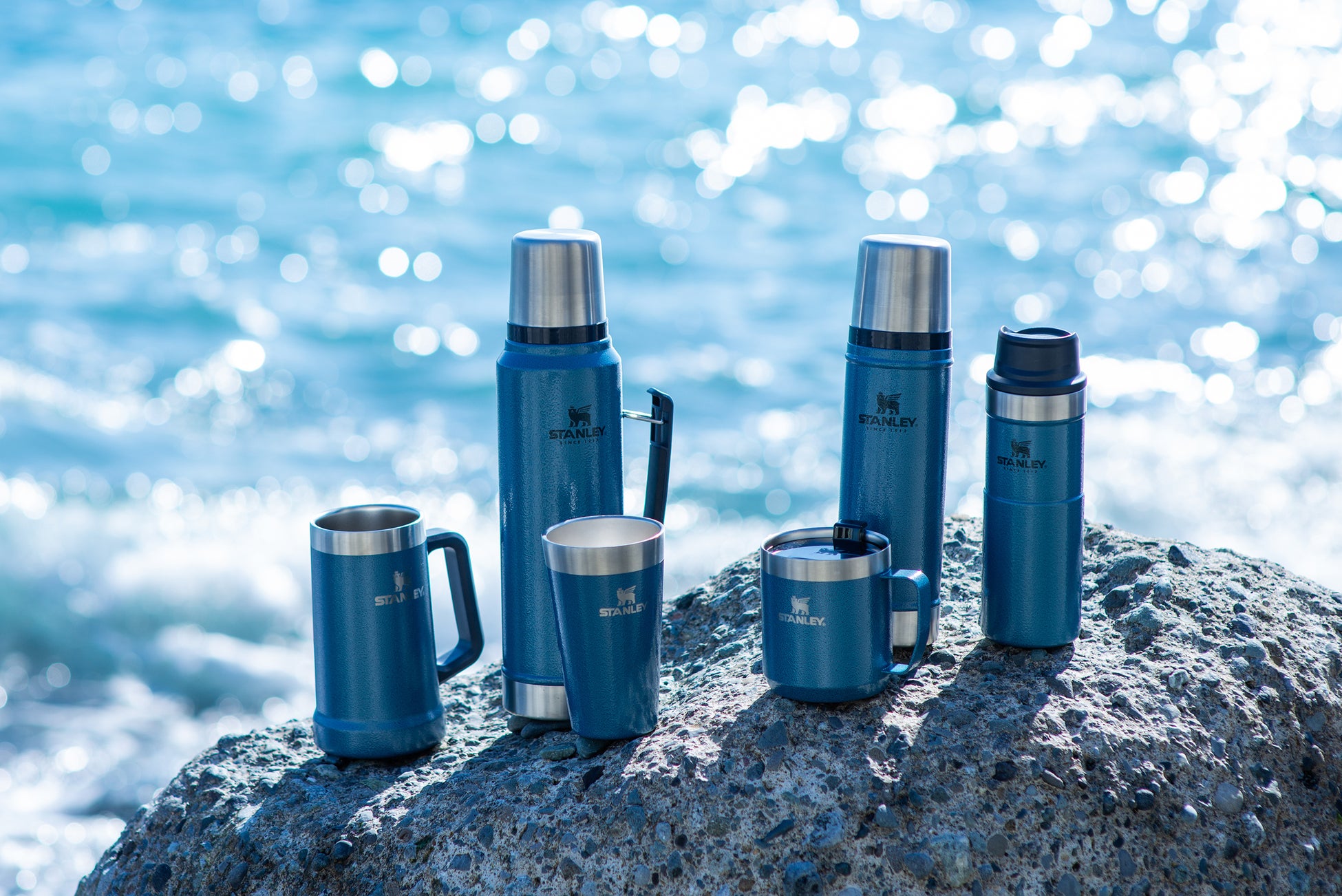 湖の最も美しい表情をうつした特別なカラー「ハンマートーンレイクブルー」