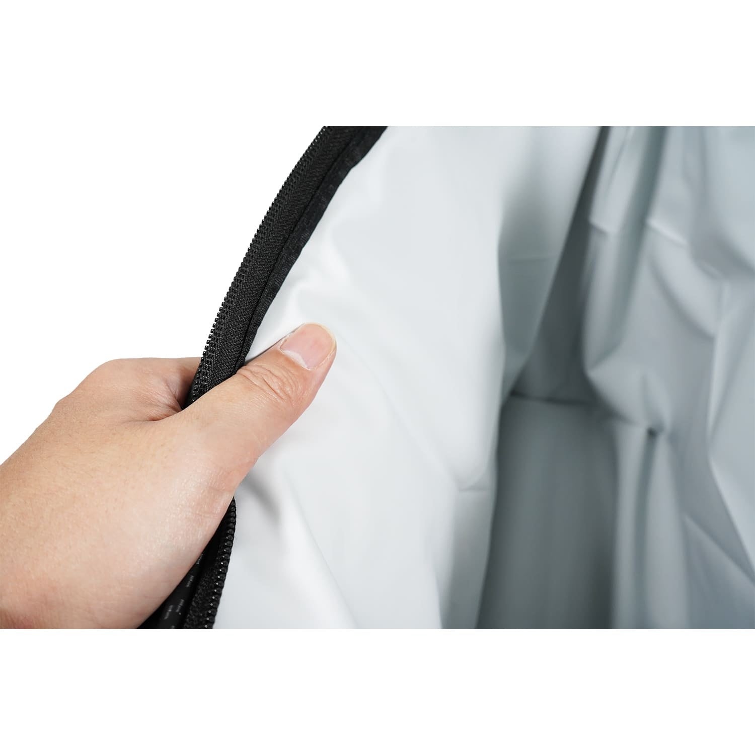 内部の断熱材は厚み1.9cm