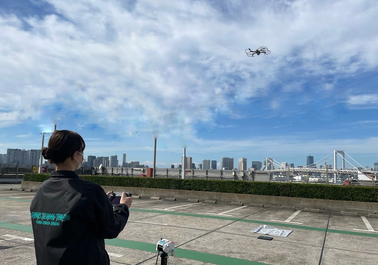 係留したドローンでの飛行