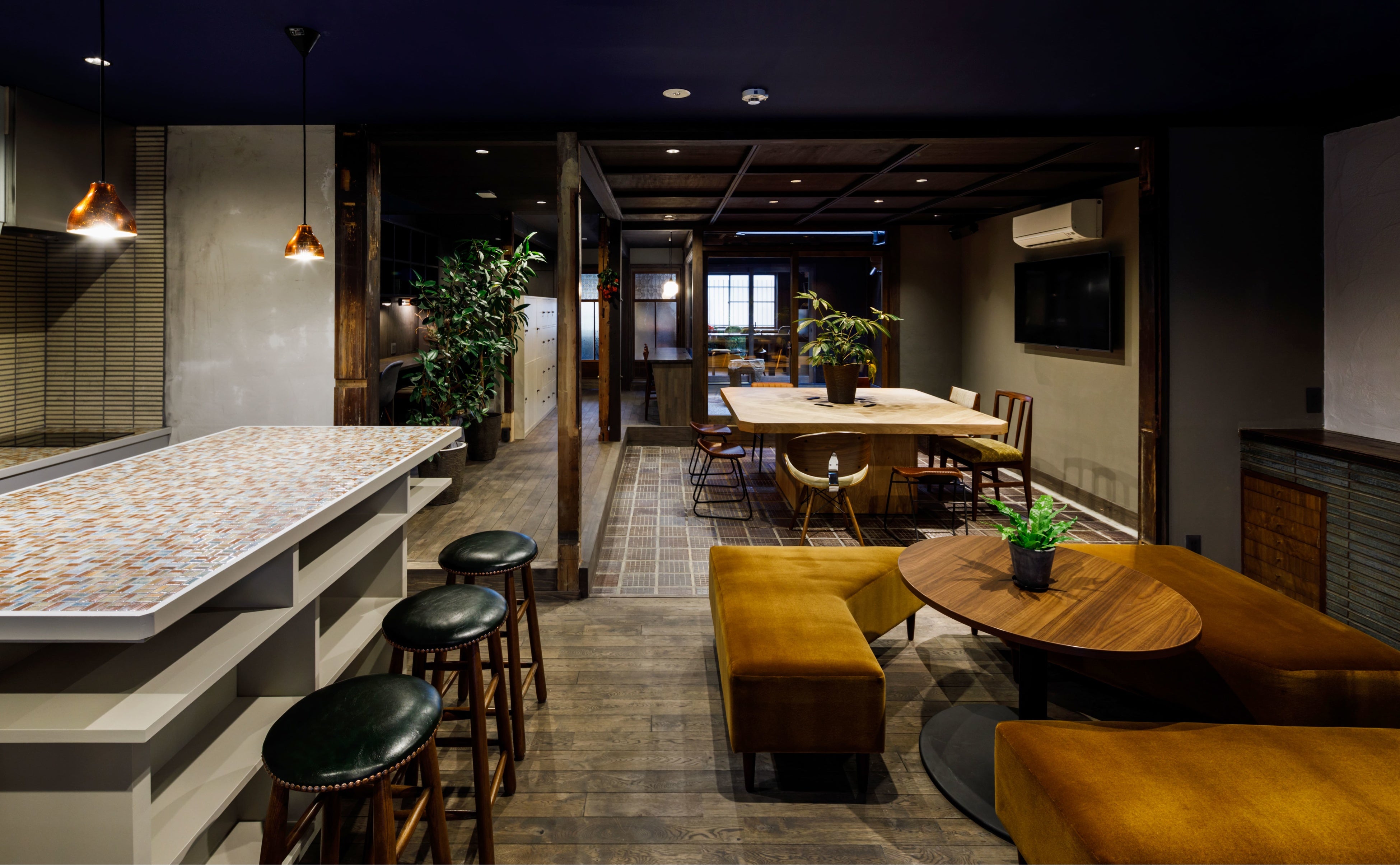 写真：UNKNOWN KYOTO 運営：UNKNOWN京都有限責任事業組合（株式会社OND他）