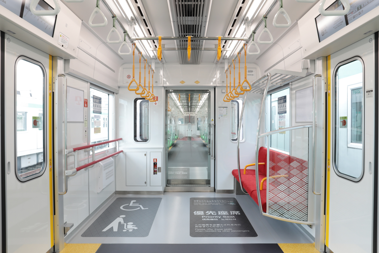 車椅子・ベビーカースペース、優先座席エリア