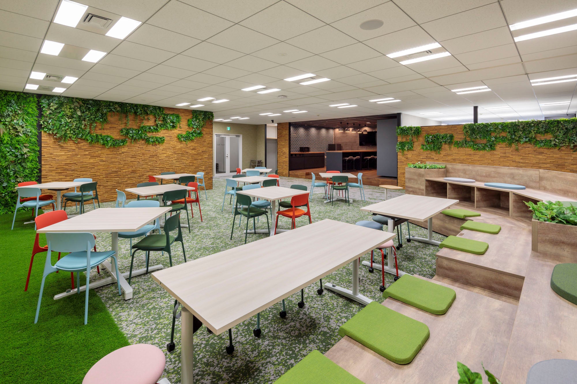 休憩時やセミナーにも使える オープンスペース