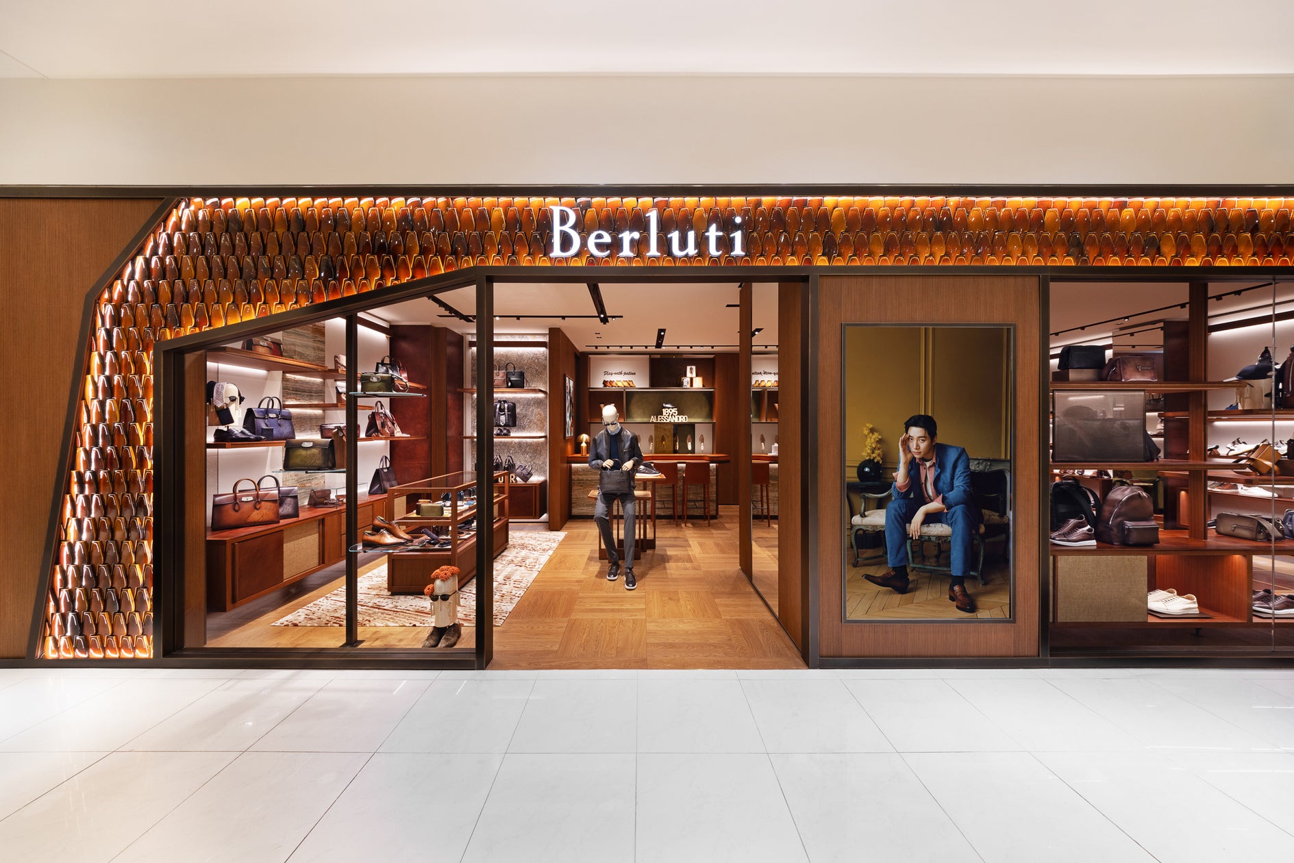 ベルルッティ名古屋栄三越店がリニューアルオープン、最新ストアコンセプトでブランドの世界観を表現