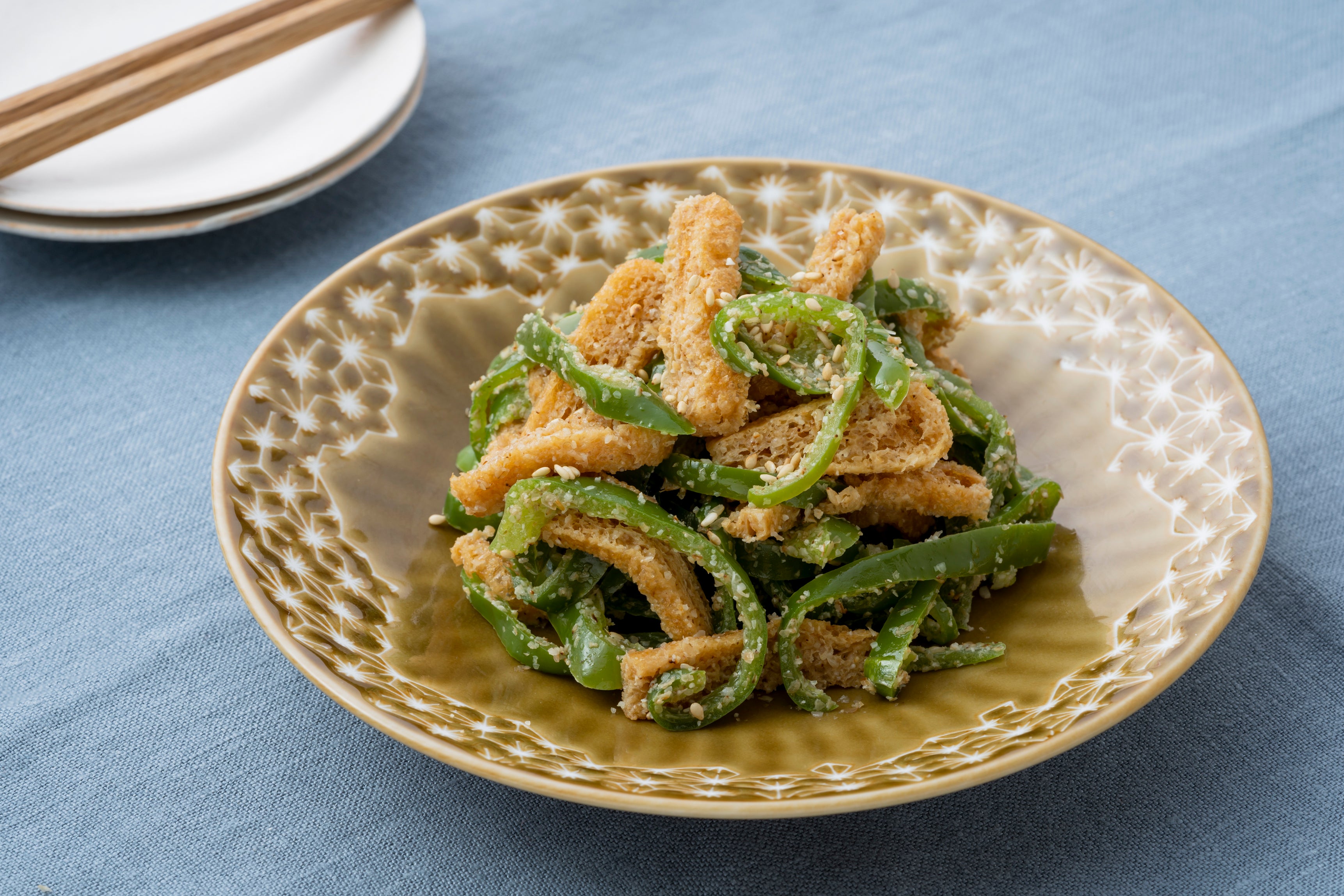 ＜ピーマンとあげの胡麻和え＞