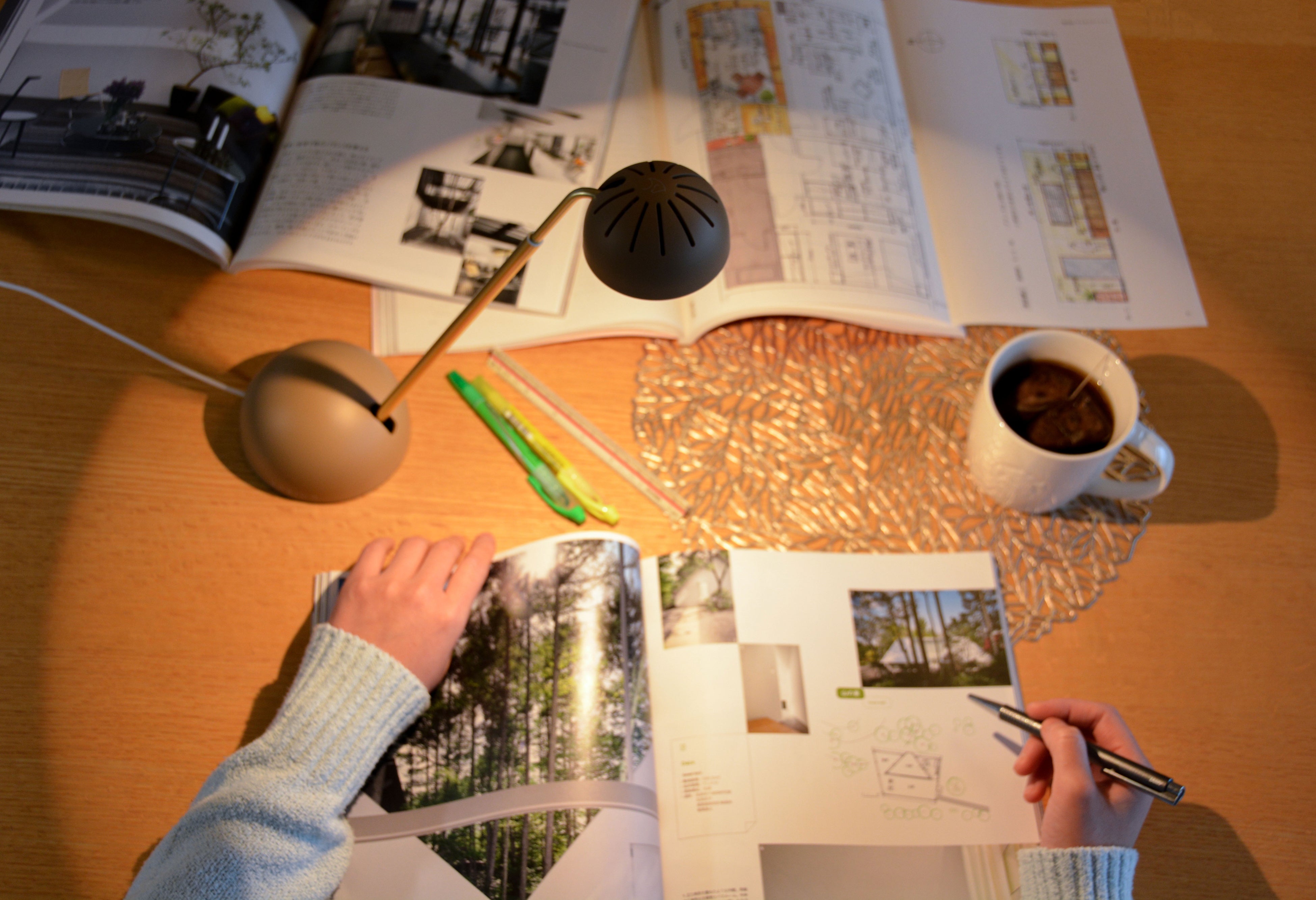 （画像）より集中しやすくするためにスポットライトのような光を映し出す