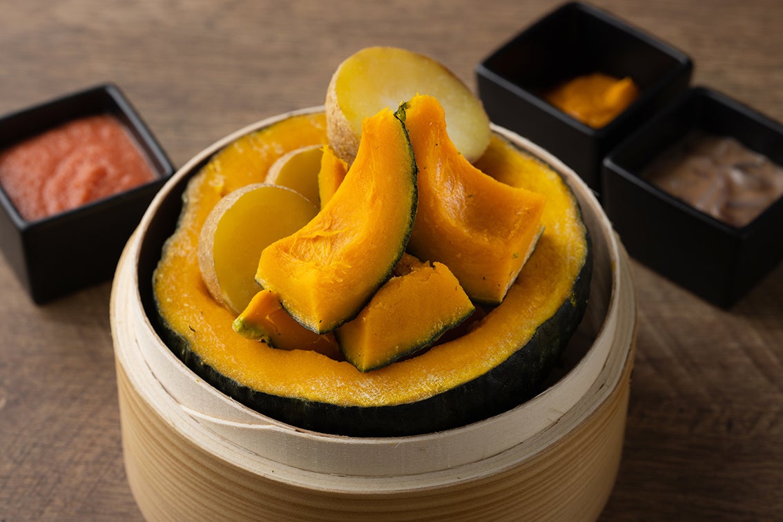 北海道坊ちゃんかぼちゃとマチルダポテト等 温野菜蒸籠蒸し　