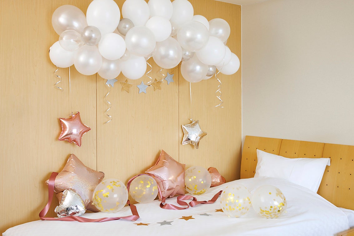 壁の装飾で、お部屋の雰囲気も賑やかに！（バルーン等はプランに含まれません）