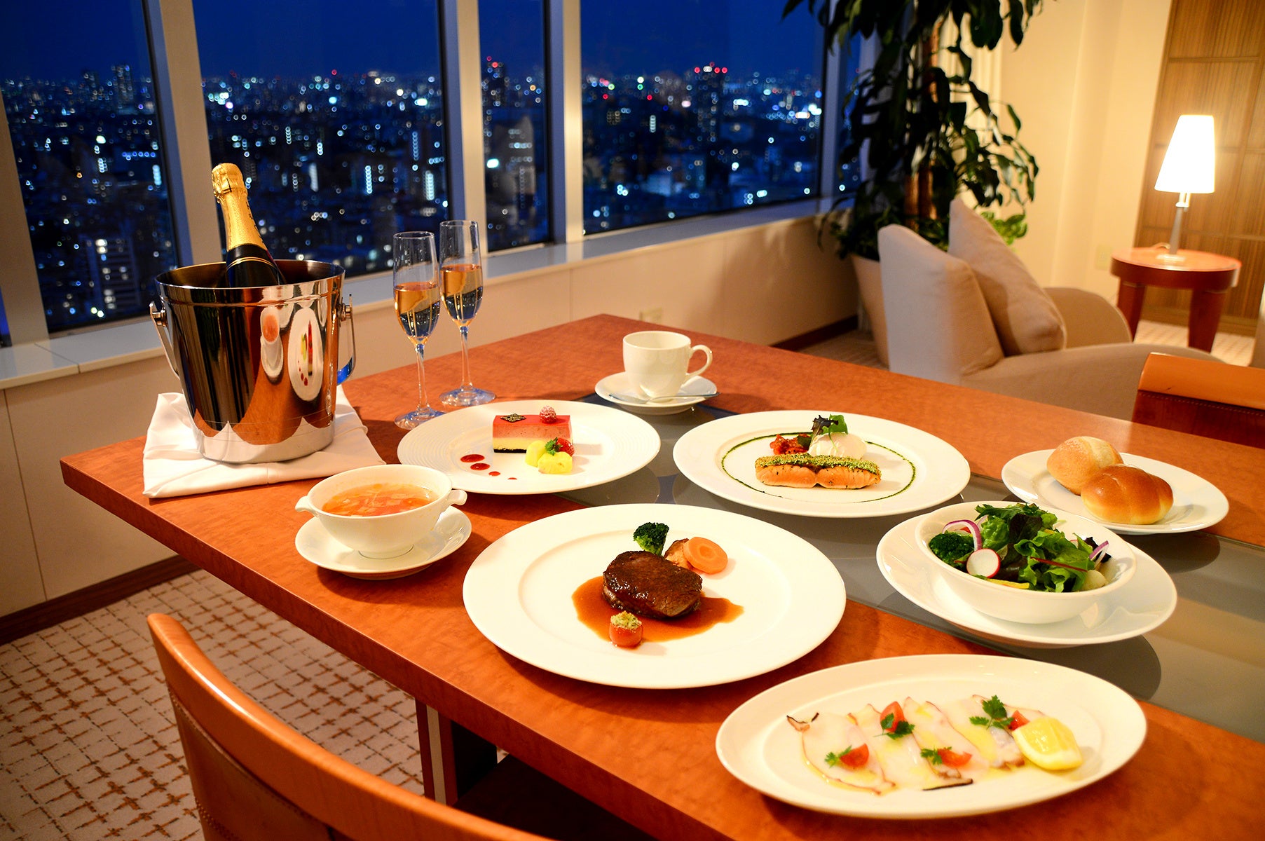 ディナーフルコースイメージ ※シャンパーニュはハーフボトルのご用意です。(1室1本)