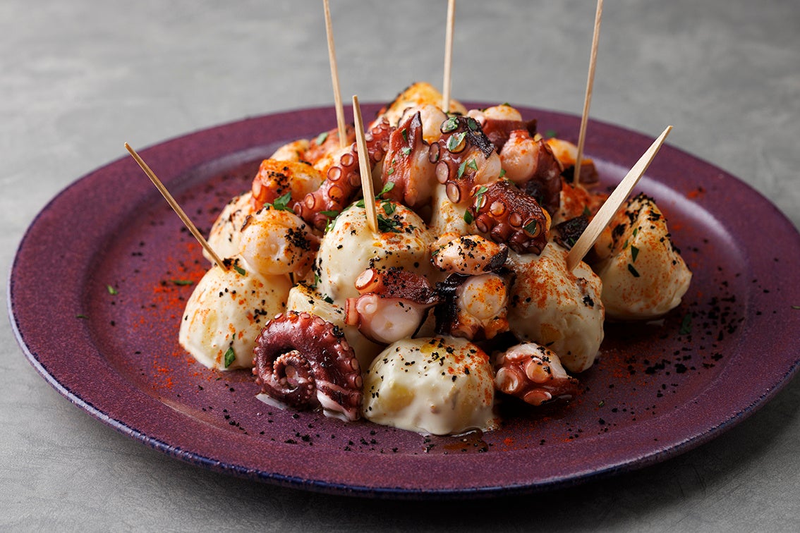 アンチョビポテトとタコのアヒージョ