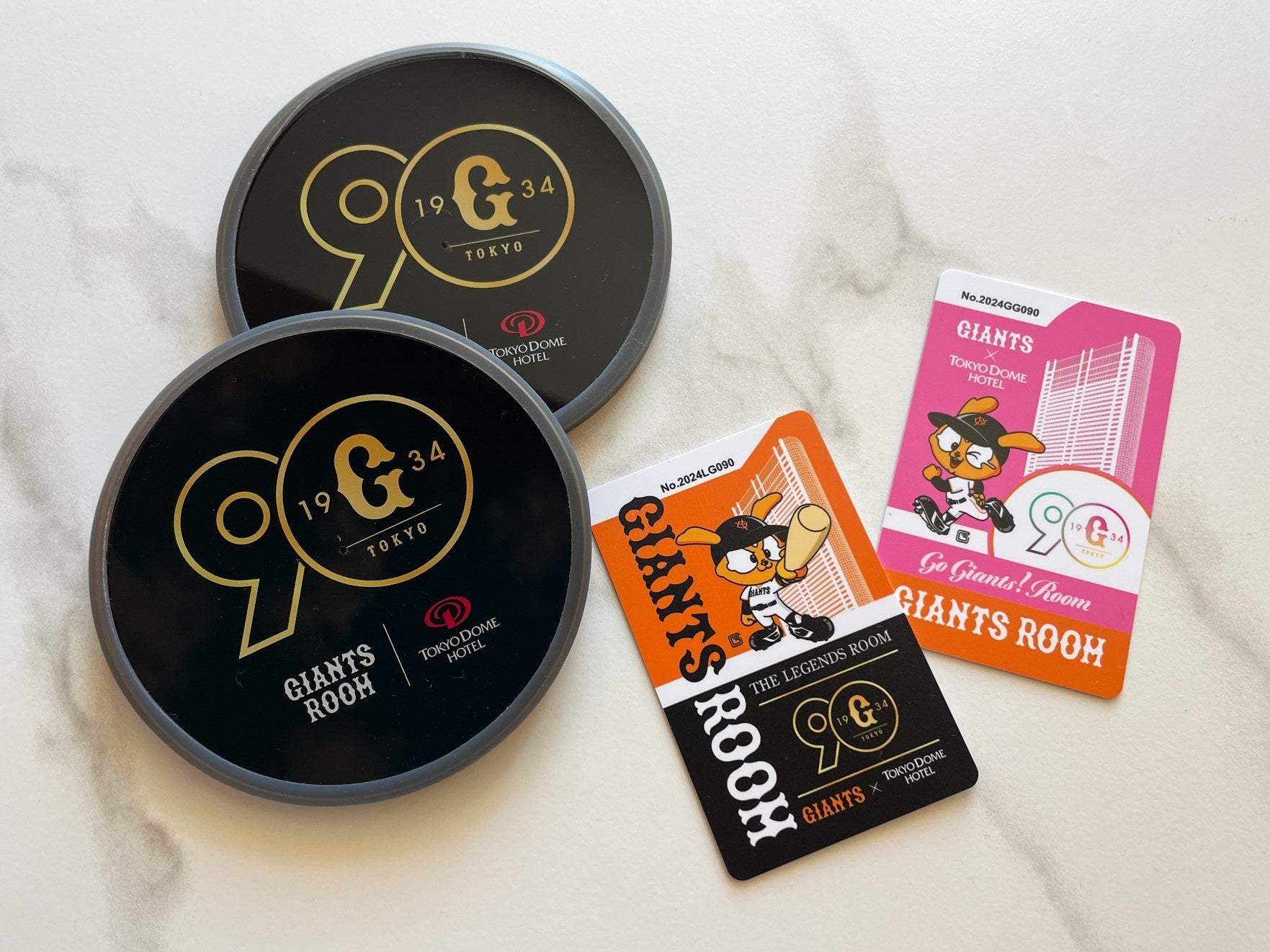 オリジナルコースターとルームキー