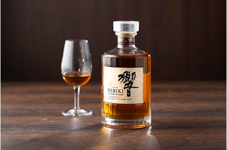 希少価値の高いジャパニーズウイスキー「響17年」のボトルが2025年11月1日(土)より特別価格【50,000円】...