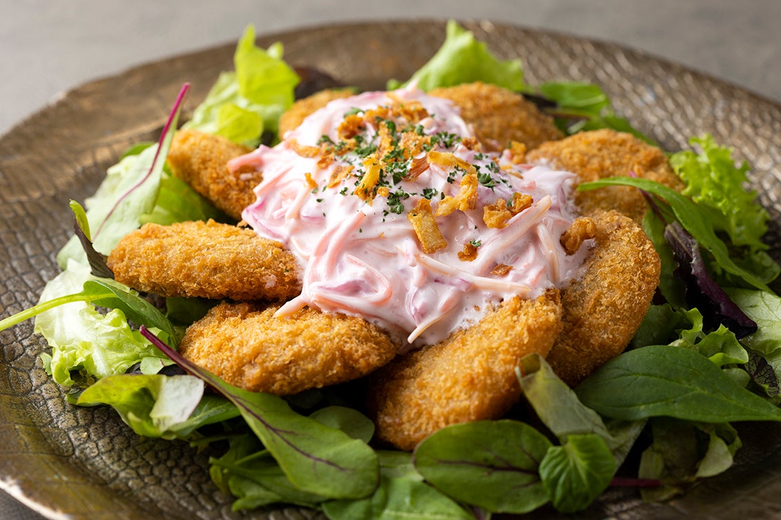 香川オリーブ豚挽き肉カツとカラフル野菜のタルタル