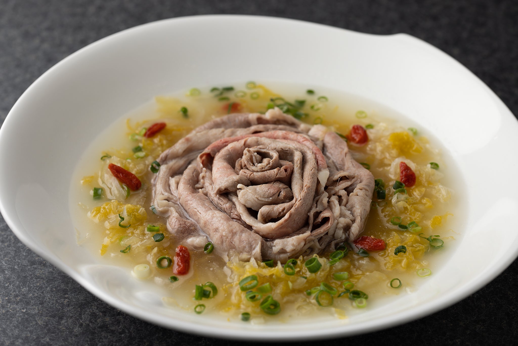 「黒毛和牛リブロース 酸菜しゃぶしゃぶ」