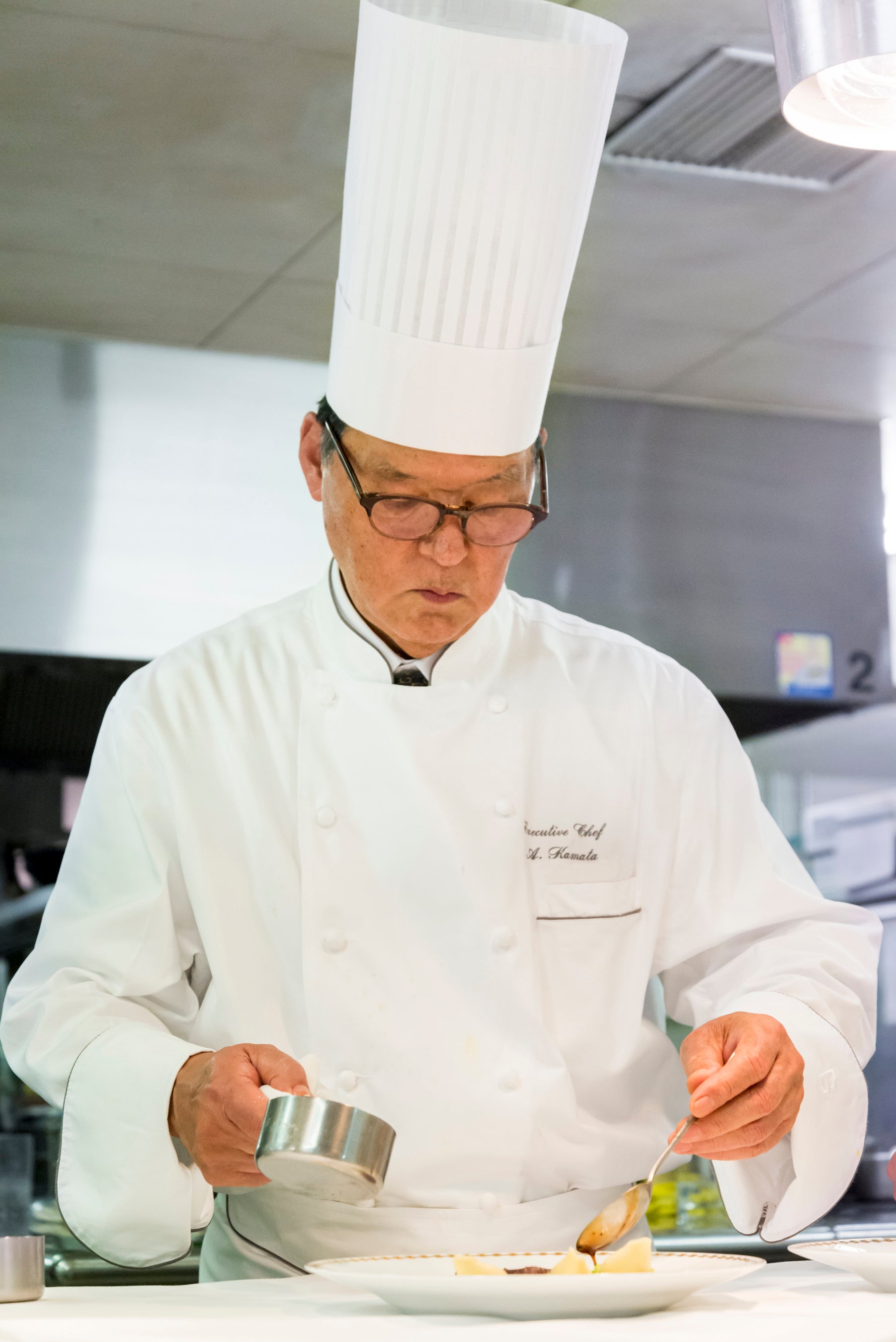 名誉総料理長 鎌田昭男