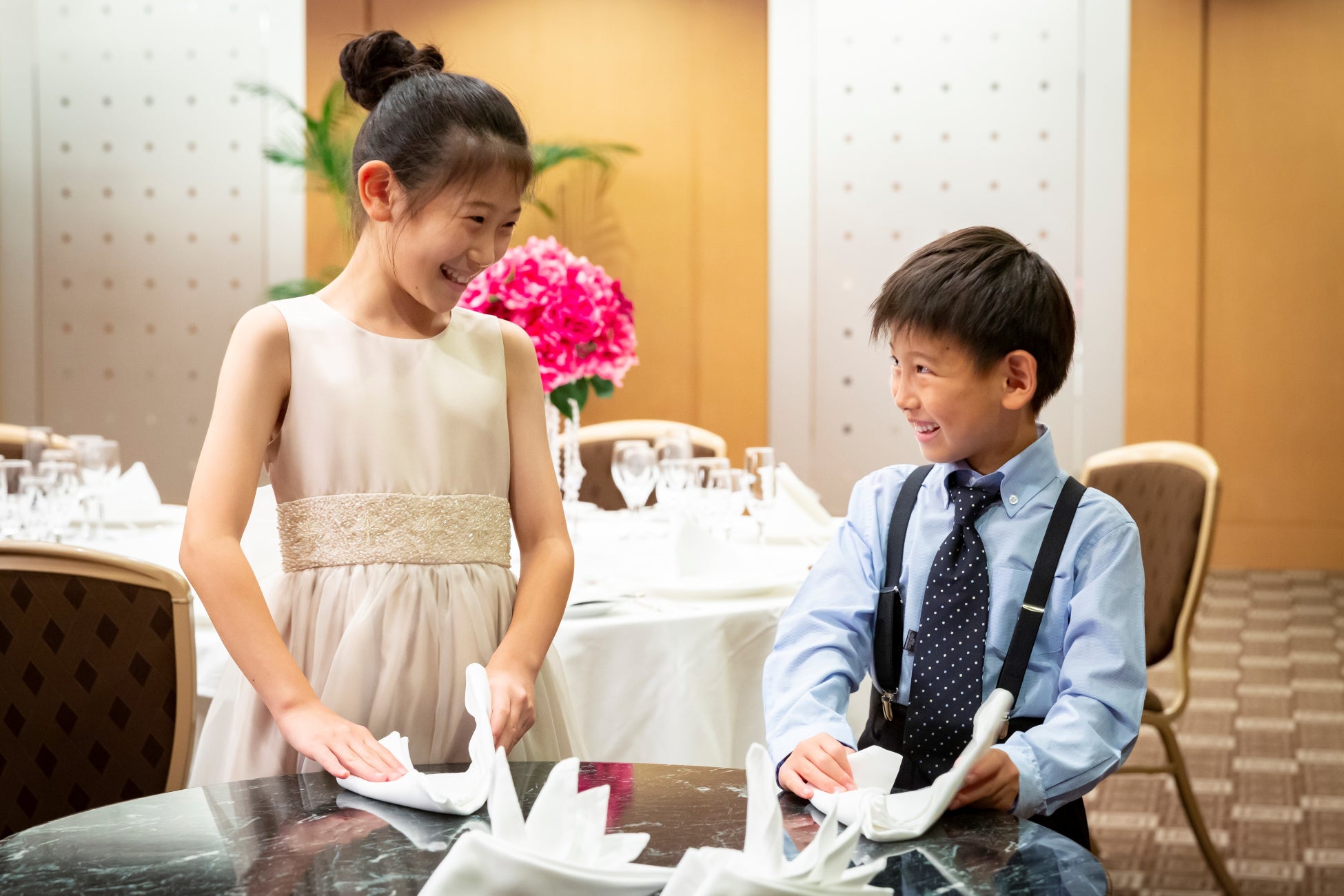 親子でテーブルマナー教室 小学生夏休み体験イベント22 株式会社 東京ドームホテルのプレスリリース 親子でテーブルマナー教室 小学生夏休み体験イベント22 株式会社 東京ドームホテルのプレスリリース