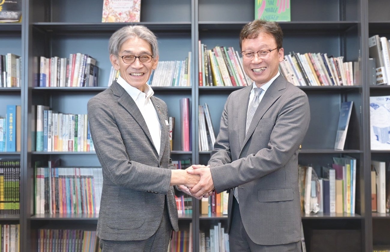 (写真左から)株式会社スコープ取締役副社長 會田憲治、一般社団法人離島百貨店理事 青山富寿生
