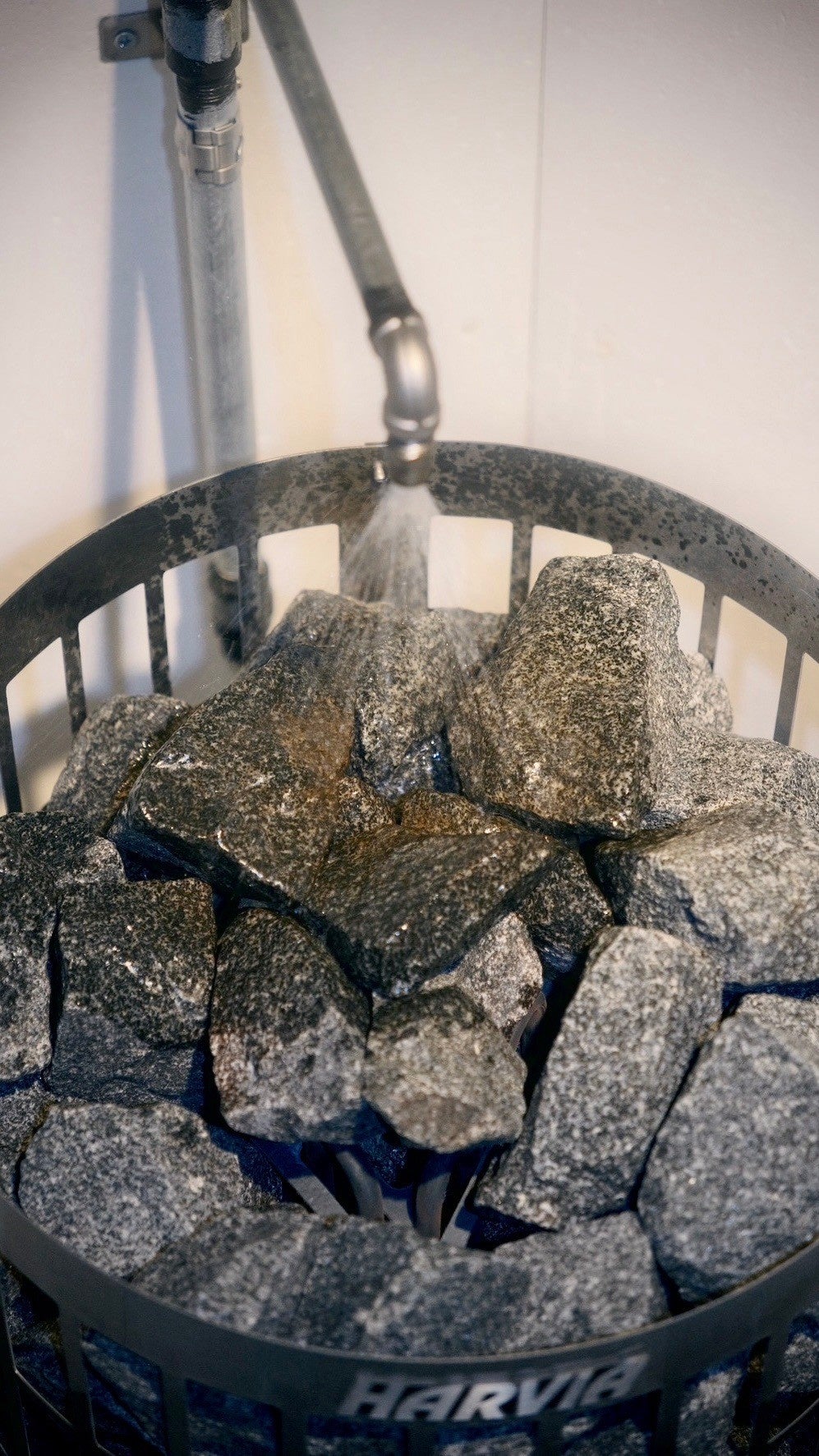 サウナストーブの写真です。