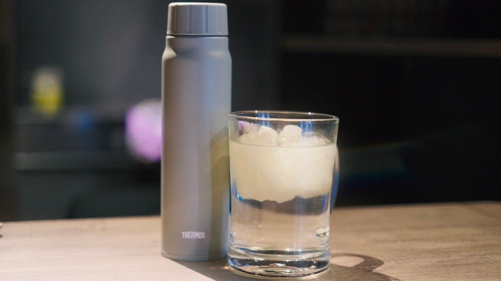 サウナ中に水分補給もできます。