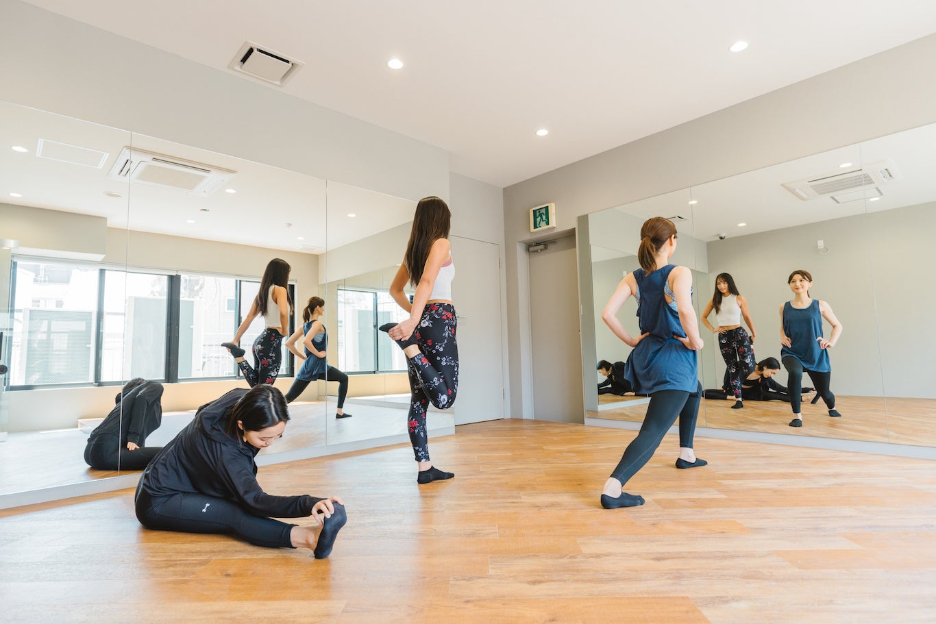 （例）WOMGYM学芸大学店の店内風景