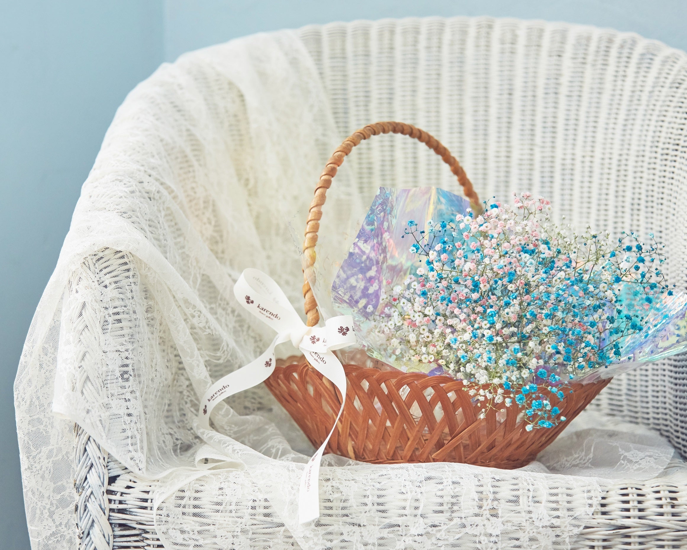 かすみ草の花言葉「感謝」「幸せ」「無垢の愛」など、素敵で優しい花言葉