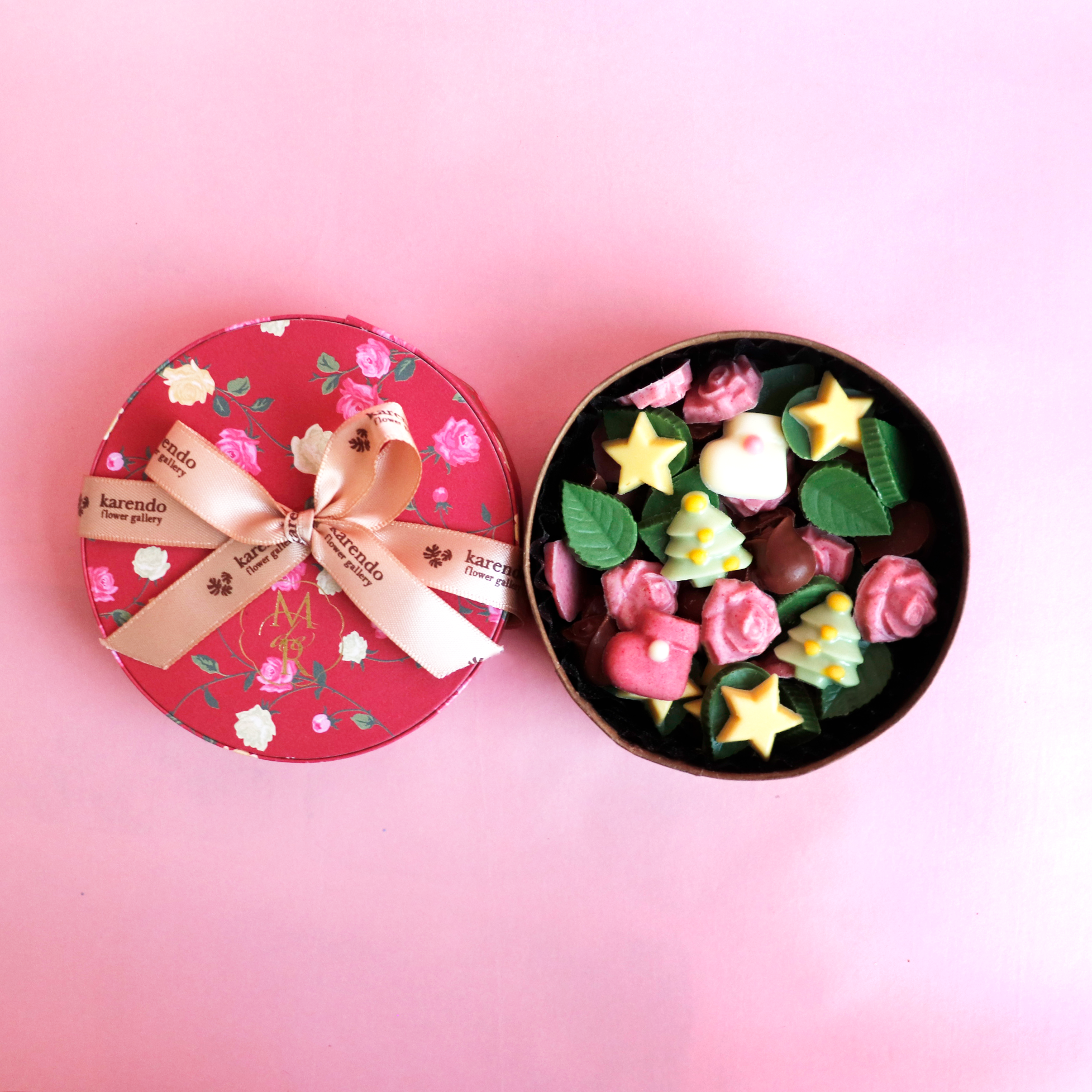 お花屋さんが作る、クリスマスを彩る”ダリア”カラーをイメージした新作