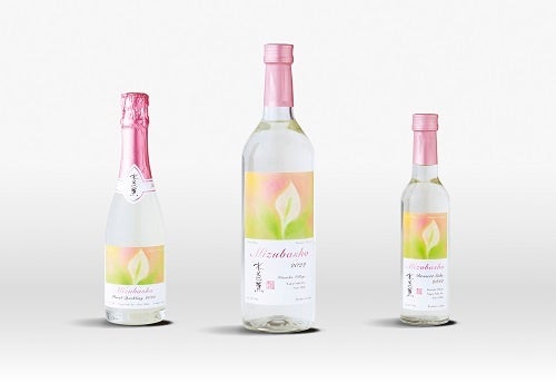 ▲左から スパークリング酒（食前酒）、スティル酒（食中酒）、デザート酒（食後酒）