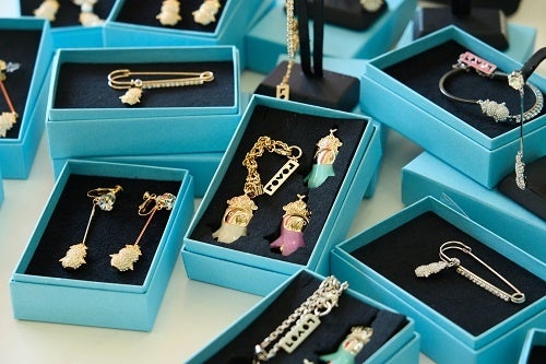 ▲ユミカツラがプロデュースしたLOVOTモチーフのジュエリー