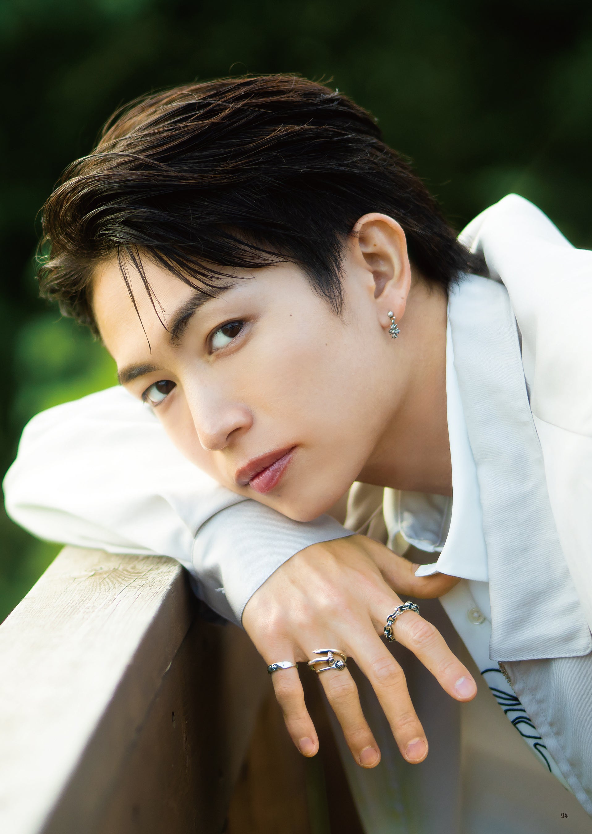 人気若手俳優・綱啓永、初のパーソナルブックが完成！ | 株式
