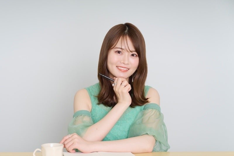 2022年、乃木坂46を卒業。ラジオ番組「山崎怜奈の誰かに話したかったこと。」(TOKYO FM)やクイズ番組、教育番組などで活躍。