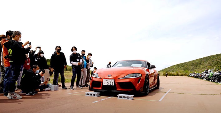 イベント広場では「前止め選手権」も開催