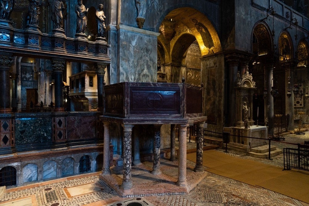 Venetian Heritageとポメラートの協力関係により実現したサン・マルコ寺院の説教壇修復が完了 | ポメラート・ジャパン株式会社の ...