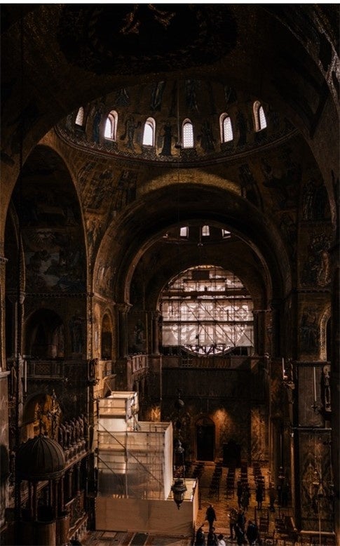 サン・マルコ寺院の説教壇 （修復中）