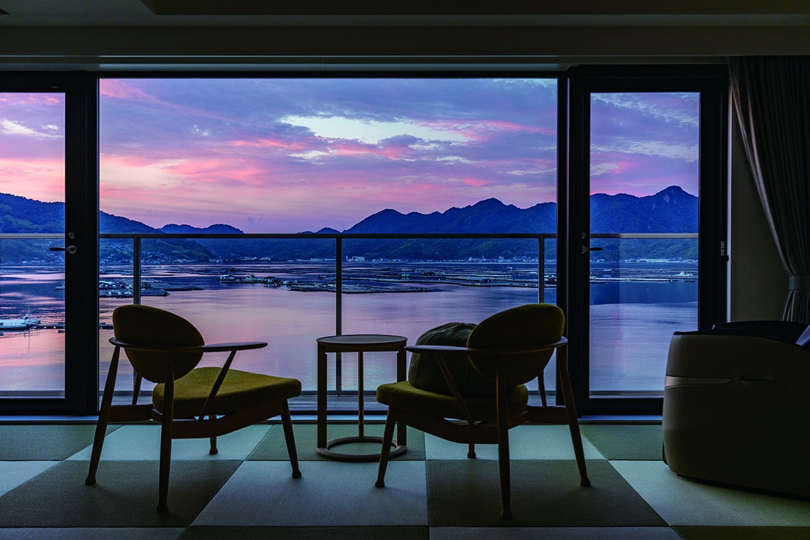 ▲採用作品には、全室オーシャンビュー！江田島市の新名所「江田島荘」宿泊券をプレゼント