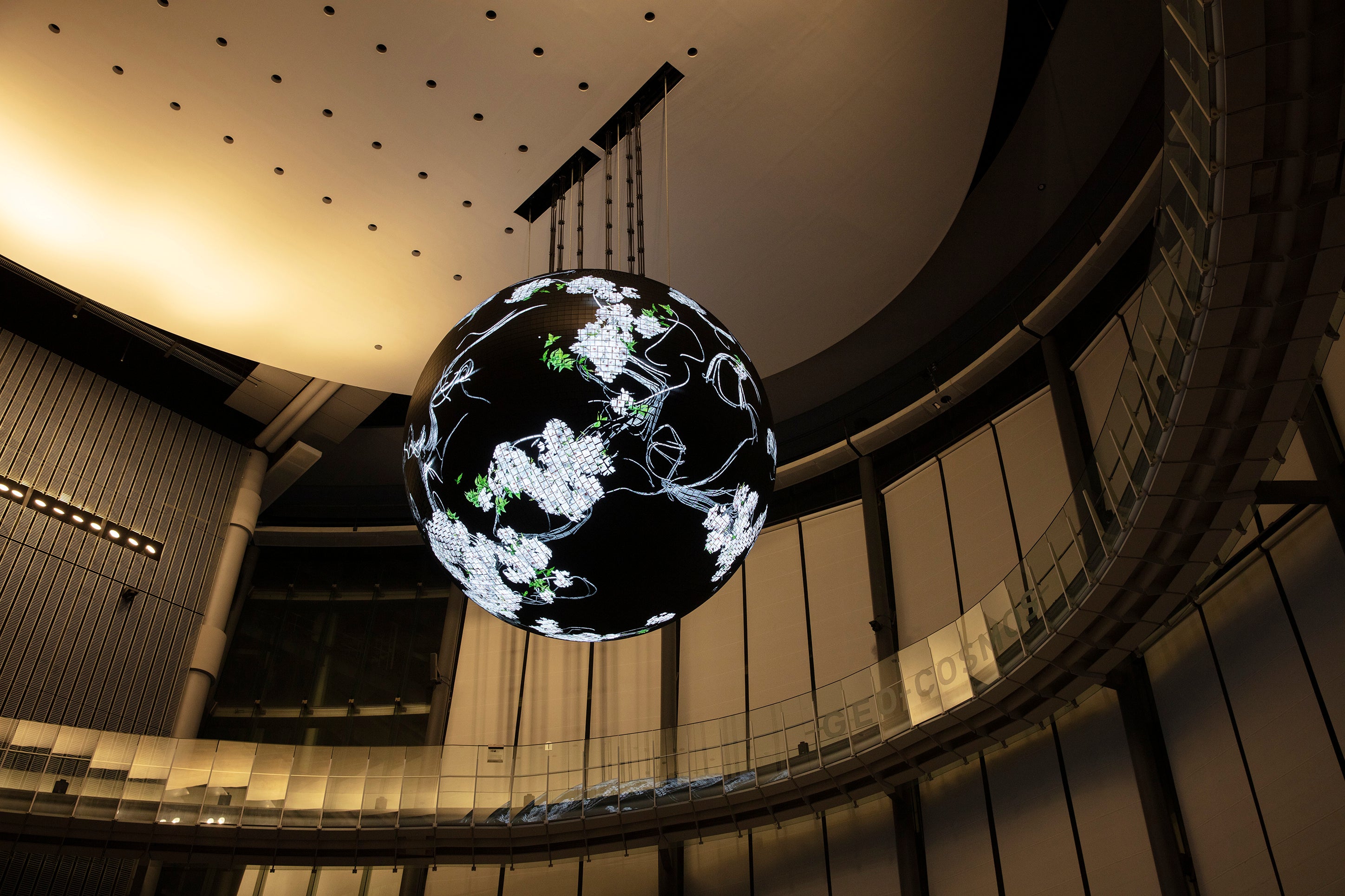 フェスティバル・プラットフォーム賞  ジオ・コスモス カテゴリー 『Path of Noise (r, theta, phi)』｜Photo：Satoshi Nagare