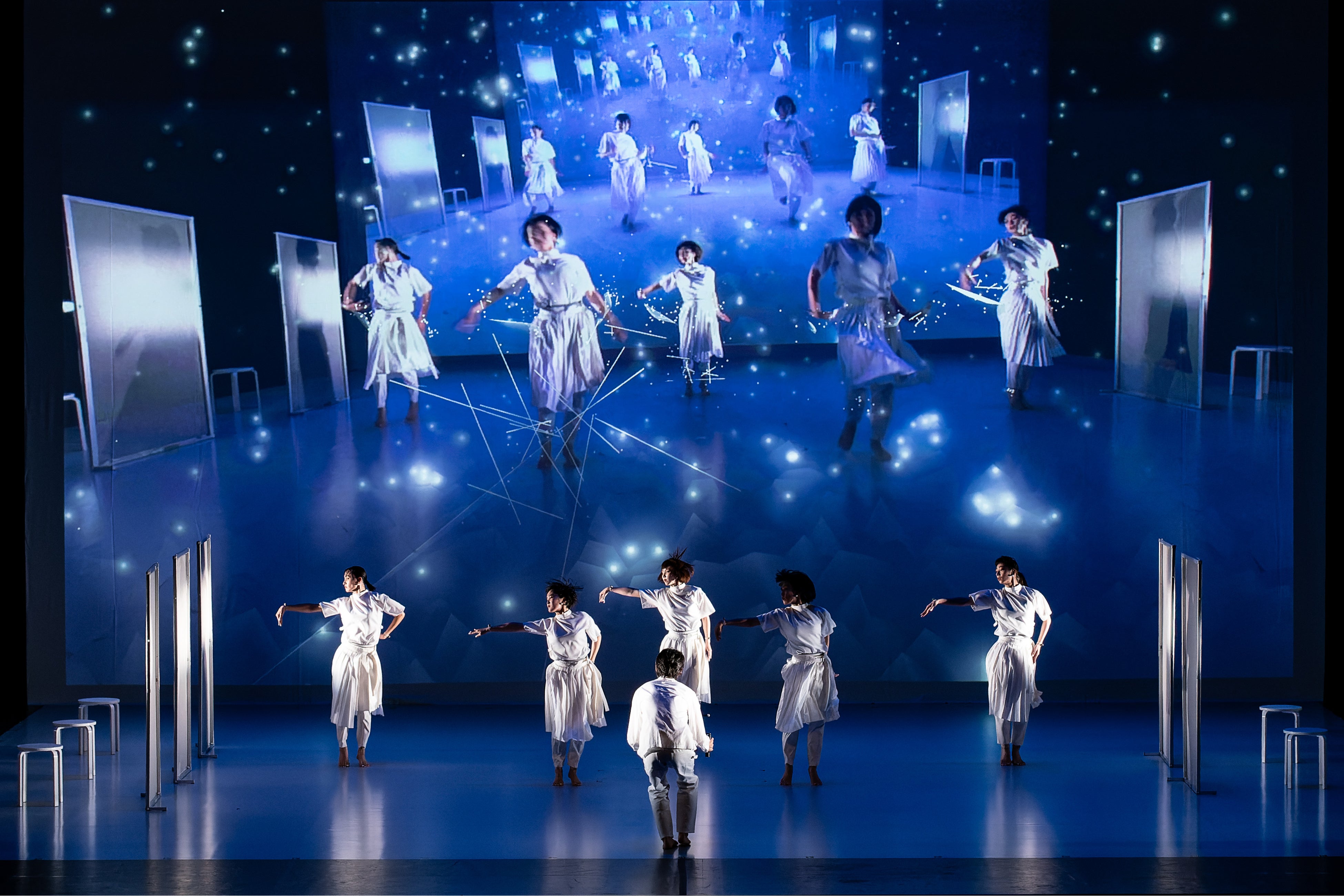 Photo：Yoshikazu Inoue『discrete figures』