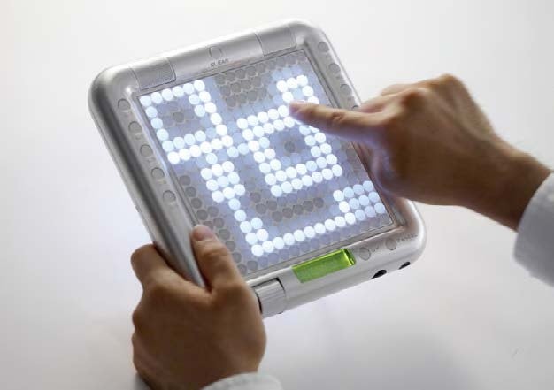 『TENORI-ON』 ／ 岩井 俊雄 ／『TENORI-ON』開発チーム （代表：西堀 佑） 第12回エンターテインメント部門大賞