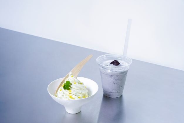 左：【OTM】ICE CREAM オーティーエムアイスクリーム　880円(税込) 右：【OTM】MILK SHAKE オーティーエムミルクシェイク　550円(税込)