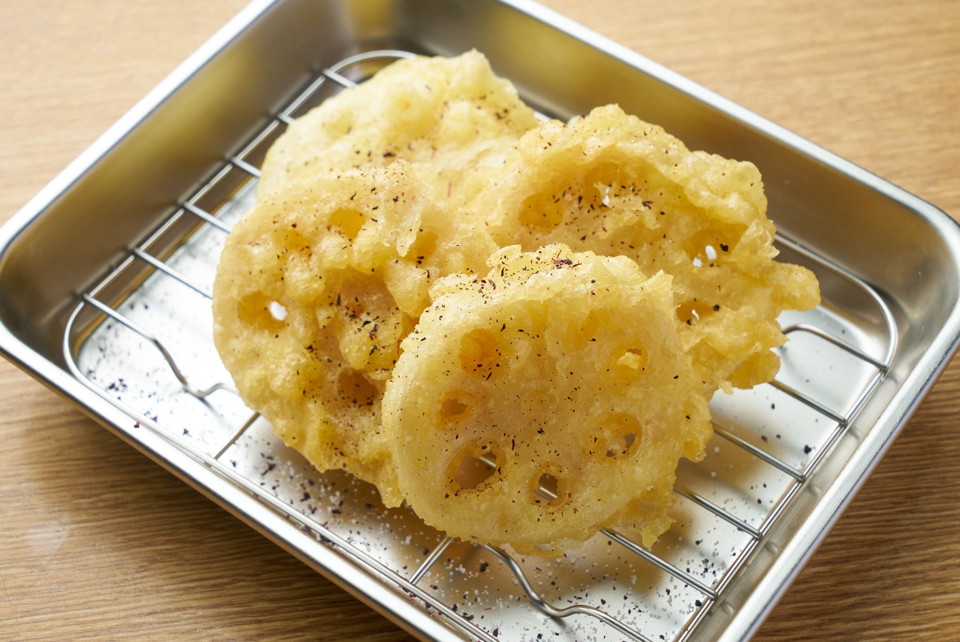 ■加賀れんこんの天ぷら ゆかり塩:¥495(税込)