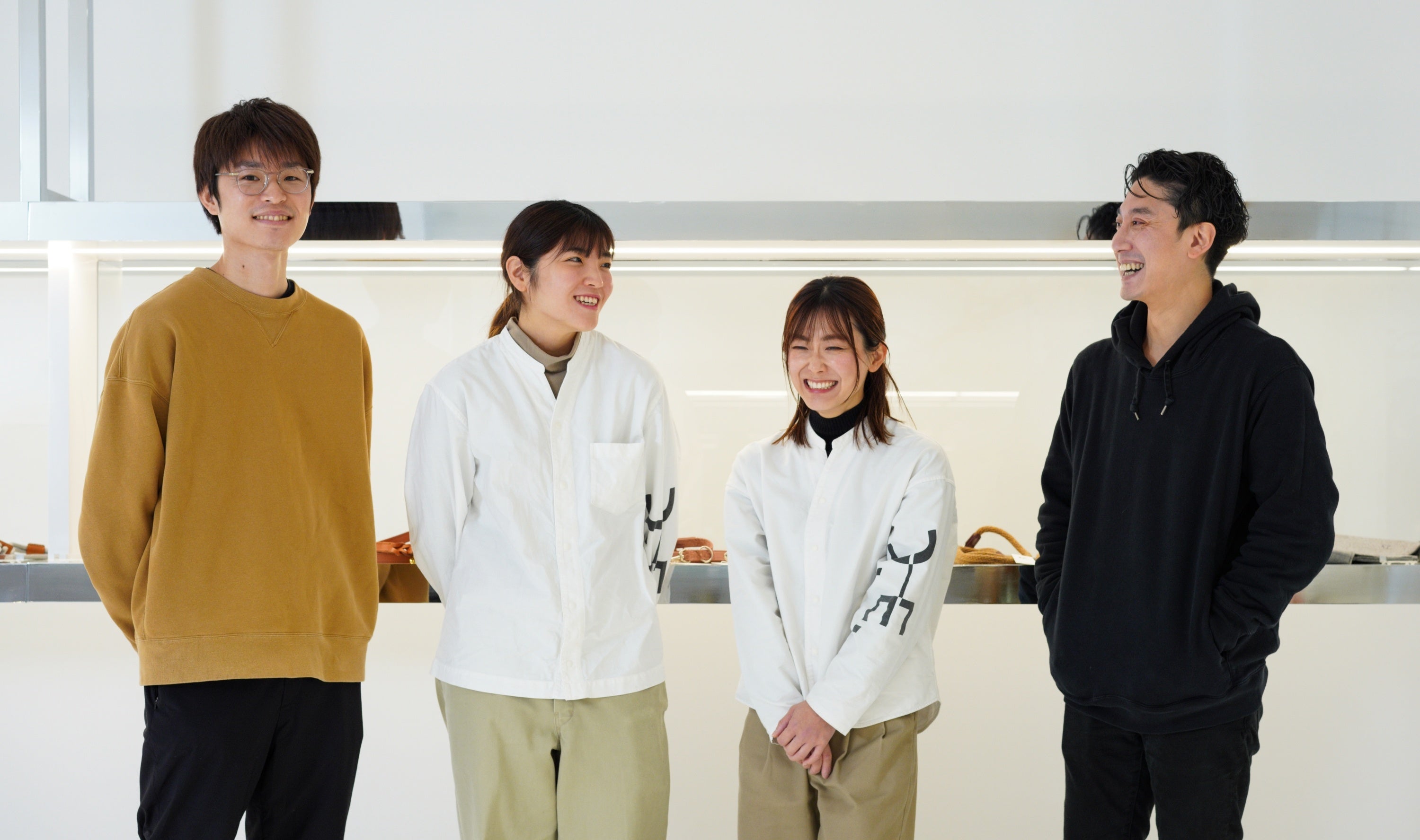 右から食品衛生責任者、ドッグラウンジスタッフ、キッチンスタッフ