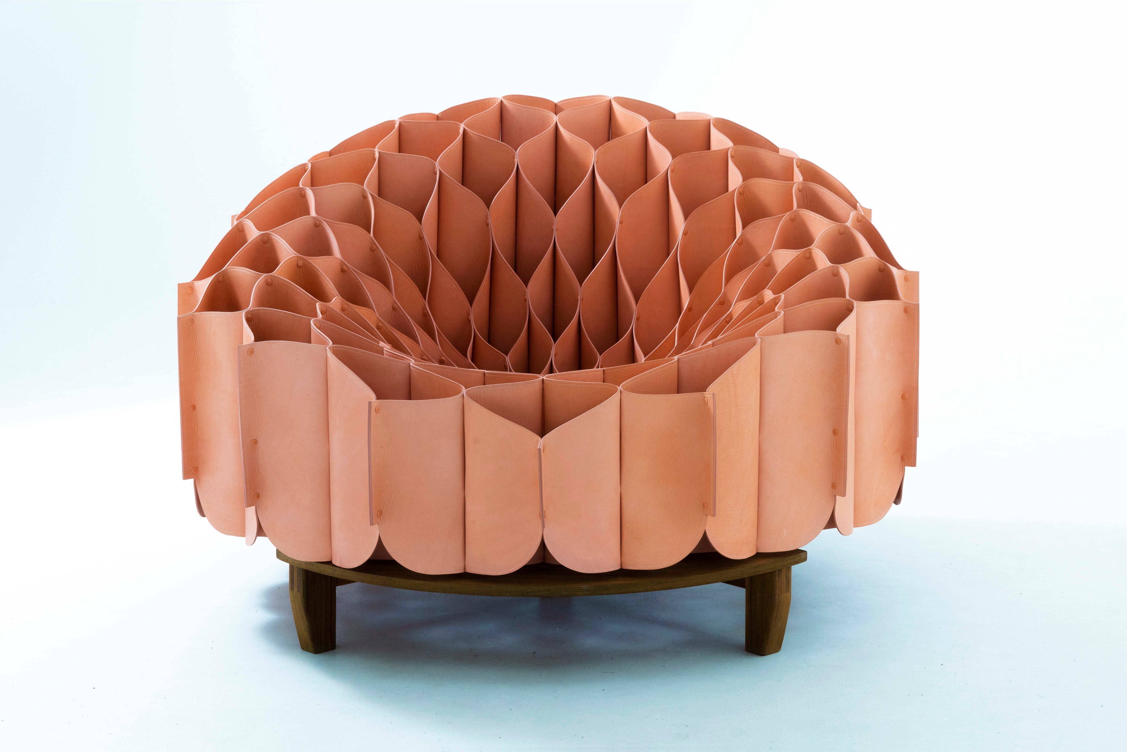 ジョニー・チウ氏によるアウトドアチェア「BLOOM」