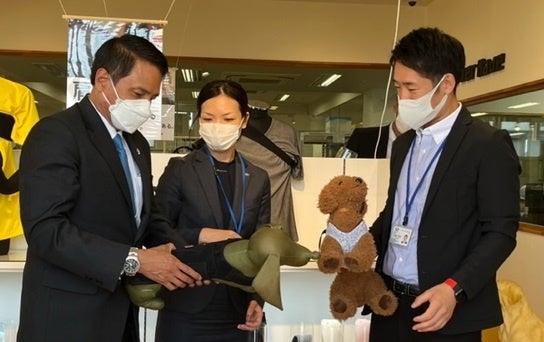 商品説明の様子