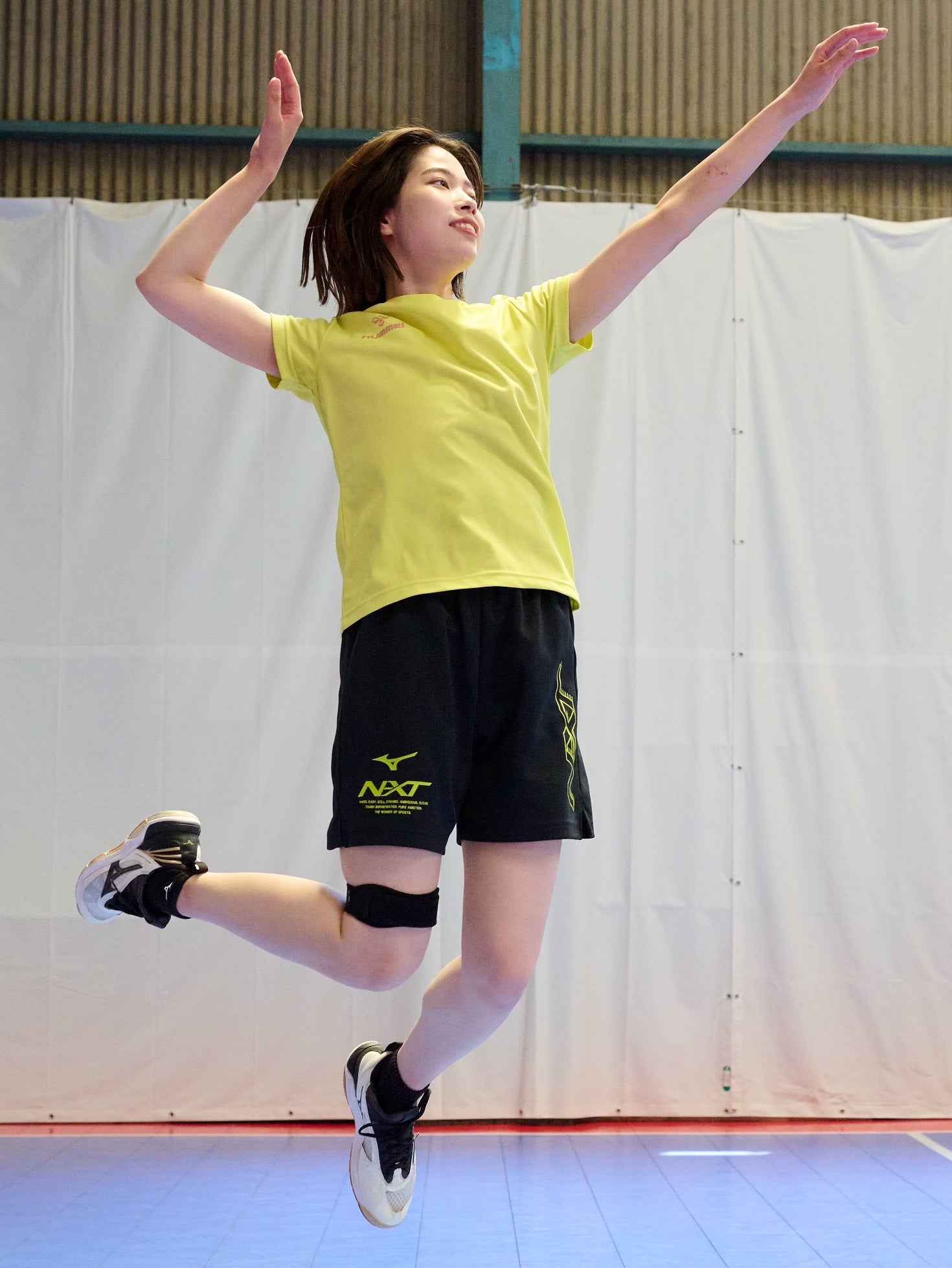 膝上装着例（バレー）