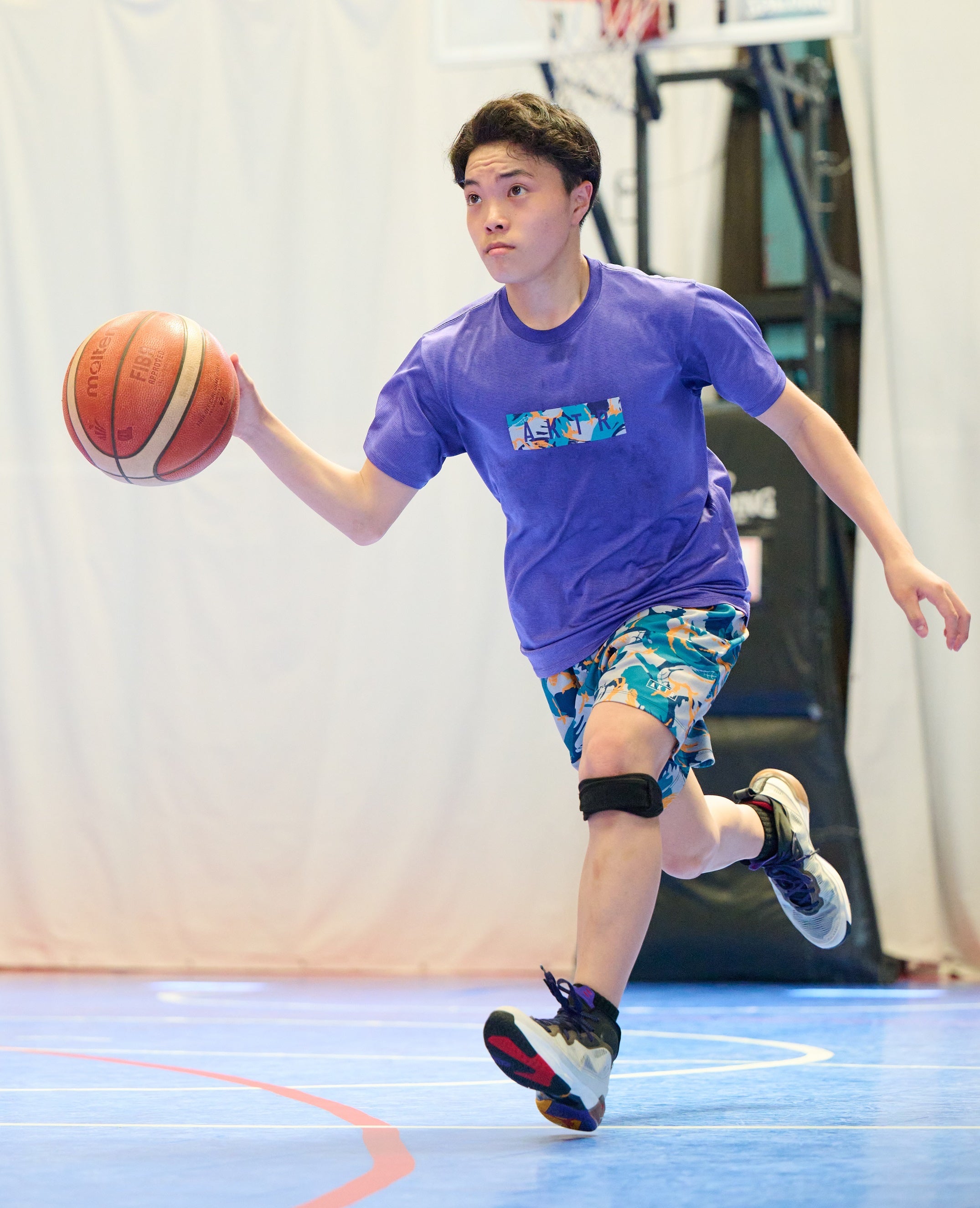 膝下装着例（バスケ）