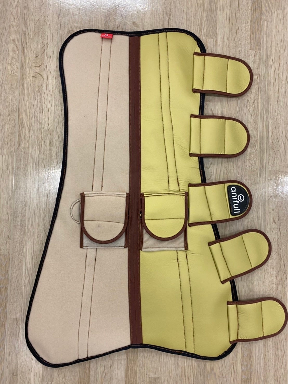 サポーター（左用）