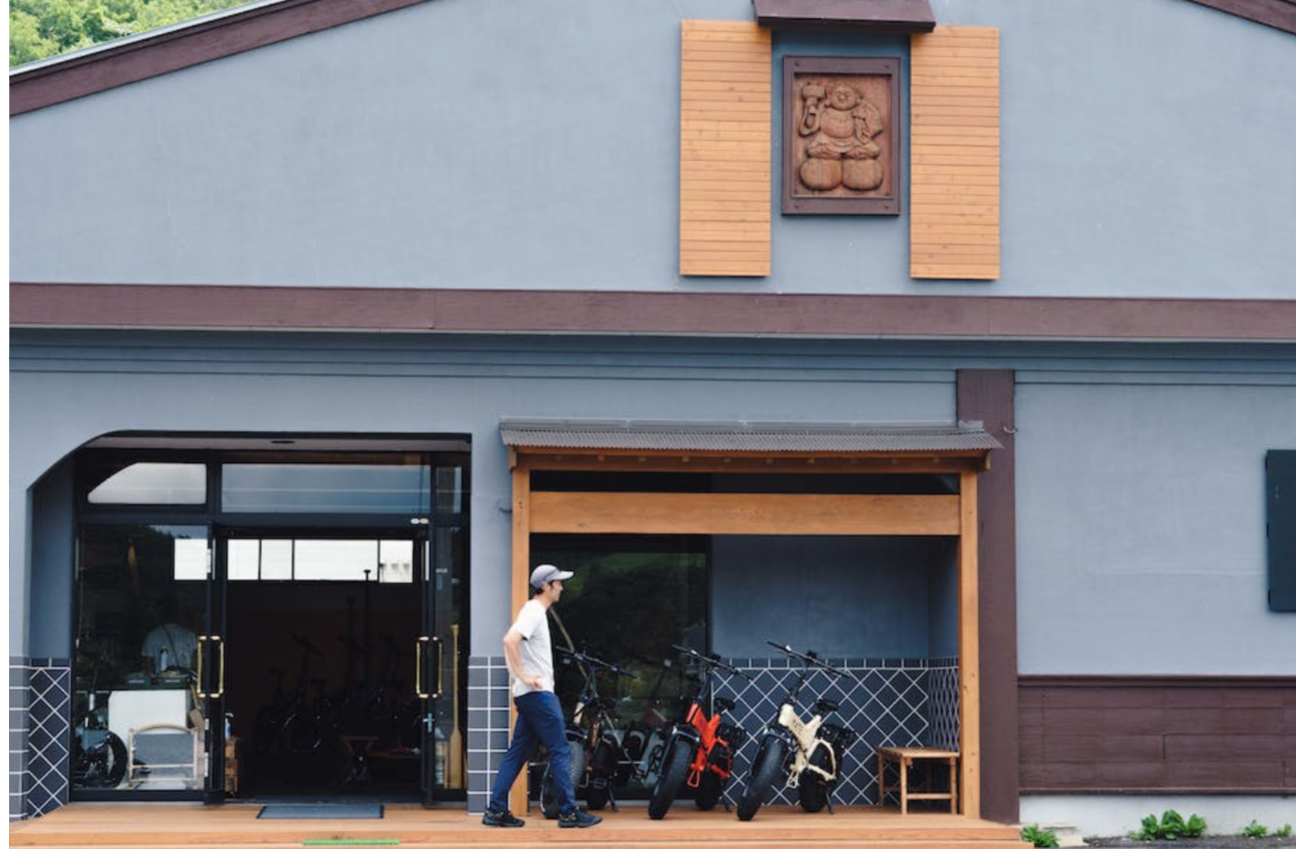  選りすぐりのアイテムが並ぶ、湖畔のアウトドアショップ白樺湖Hygge